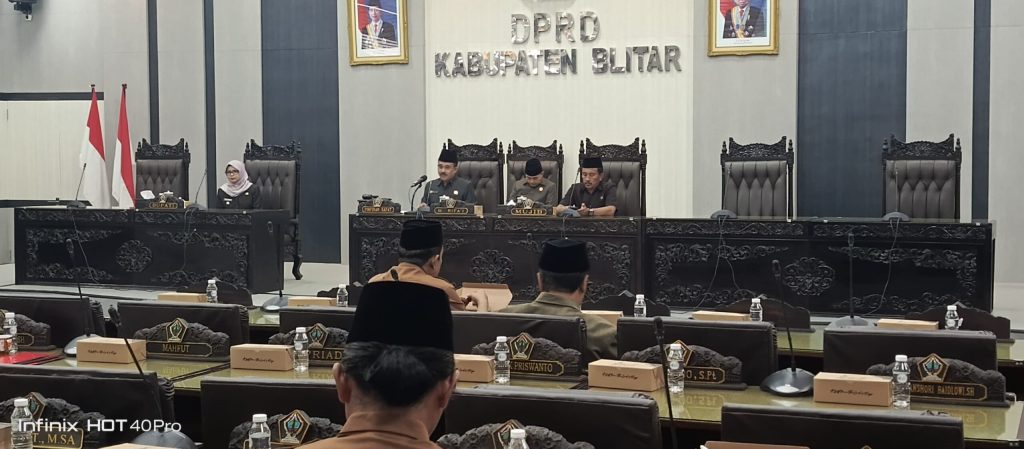 Paripurna DPRD Blitar Bahas 3 Raperda Usulan Bupati Rini&nbsp;Syarifah.