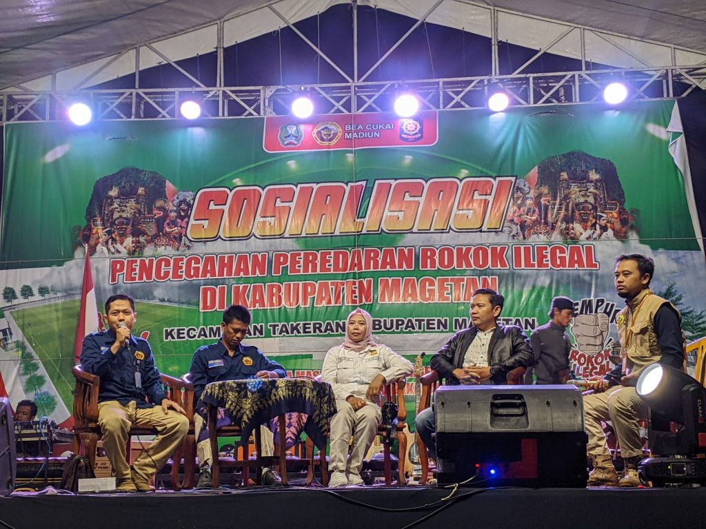Satpol PP Magetan Sosialisasi Cegah Rokok Ilegal Di Takeran.