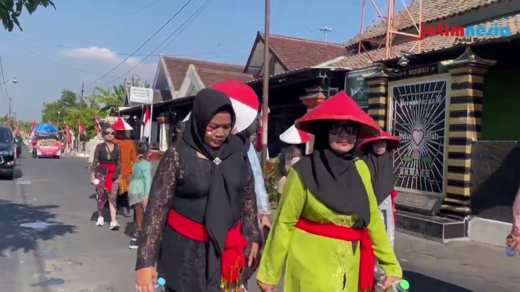 Kemeriahan Pawai Budaya Warga&nbsp;Maospati.